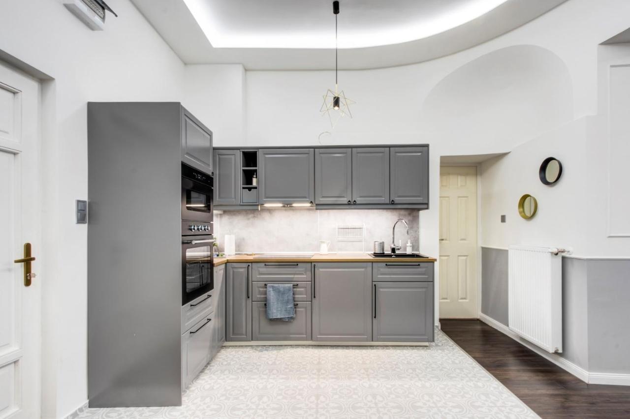 Rp1 Apartment Budapest Luaran gambar