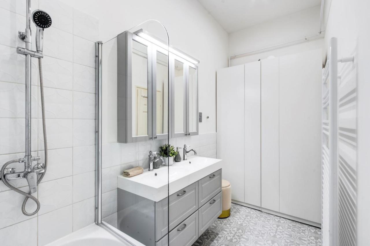 Rp1 Apartment Budapest Luaran gambar
